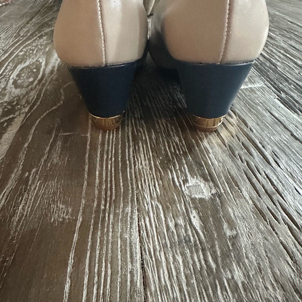 Tory Burch Blue and Cream Heels - Picture 4 of 5